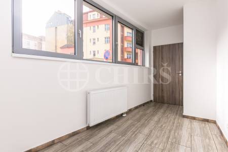 Pronájem komerčního objektu s garážovým stáním, OV, 84m2, ul. Musílkova 1311/5e, Praha 5 - Košíře