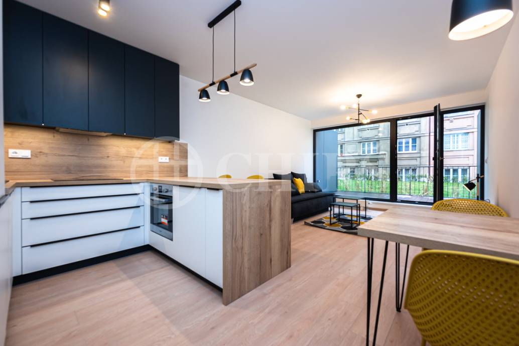 Pronájem bytu 1+kk/T + garážové stání, OV, 37m2 + 8m2 terasa, ul. Ocelářská 2625/17, P-9 Libeň Pronájem bytu 1+kk/T + garážové stání, OV, 37m2 + 8m2 terasa, ul. Ocelářská 2625/17, P-9 Libeň