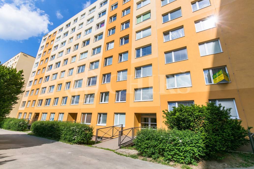 Prodej bytu 4+1 s lodžií, DV, 97m2, ul. Suchý vršek 2118/8, Praha 5 - Hůrka 