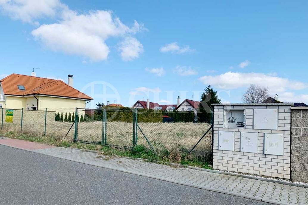 Prodej pozemku, OV, 665m2, ul. Kutnauerova, Hostivice, okr. Praha-západ