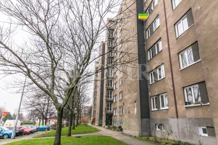 Prodej bytu 2+kk, DV, 60 m2, ul. Hlavní 2741/124, Praha 4 – Záběhlice 