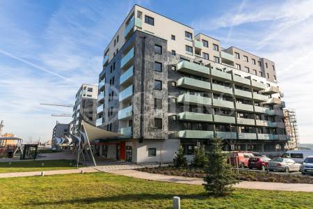 Pronájem bytu 2+kk s balkonem, OV, 43m2, ul. nám. Junkových 2870/3, Praha 13 - Stodůlky