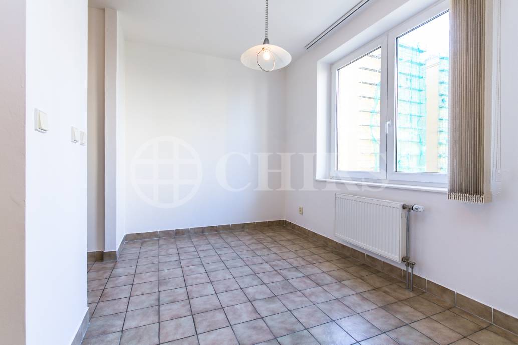 Prodej bytu 2+kk s lodžií a garážovým stáním, OV, 60m2, ul. Volutová 2524/12, Praha 5 - Hůrka