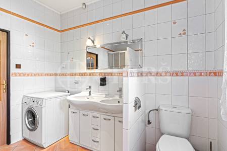 Prodej rodinného domu 5+kk s garáží, ul. U nové dálnice 703, Praha 4 - Chodov