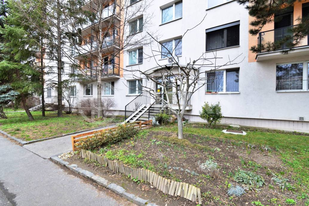 Predaj 2-izbového bytu s balkónom, OV, 62m2, ul. Štefunkova 3143/13, Bratislava - Ružinov