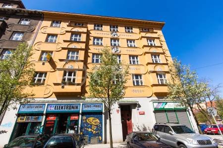 Pronájem bytu 3+1, OV, 102m2, ul. Eliášova 485/43, Praha 6 - Bubeneč
