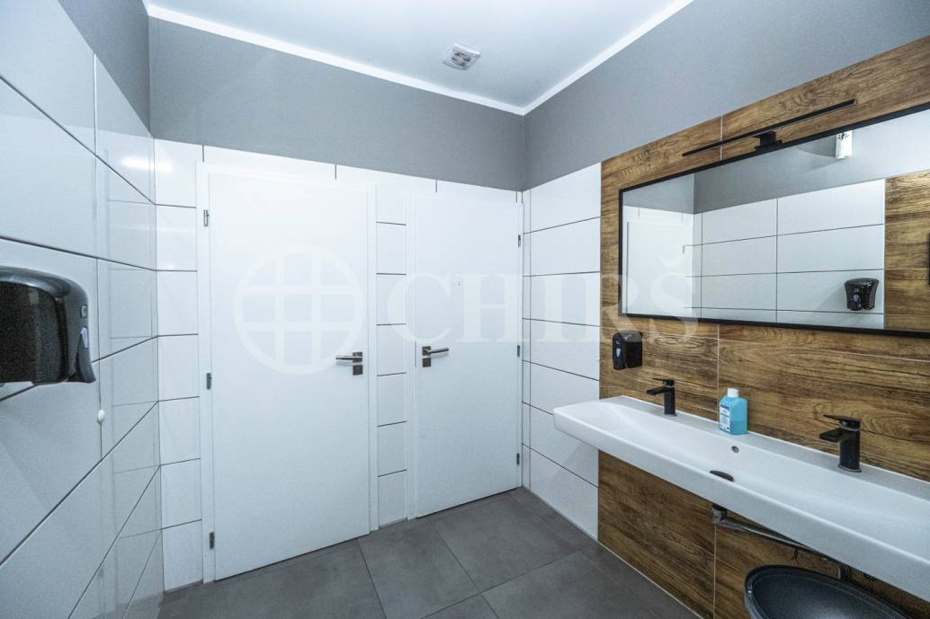 Pronájem restaurace, OV, 140m2, ul. Husovo nám., Hostivice