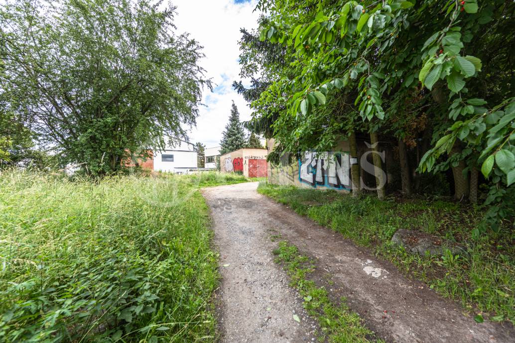 Prodej garáže, OV, 21 m2, ul. Na Hutmance, Praha 5 - Jinonice
