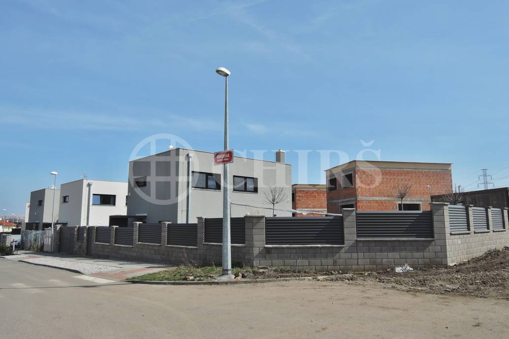 Prodej rodinného domu 4+kk, OV, 131m2, ul. Ve Výhledu, Praha 5 - Řeporyje