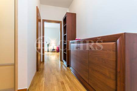 Prodej bytu 4+kk s balkonem a 2x garážovým stáním, OV, 113m2, ul. Za Zámečkem 746/5a, Praha 5 - Jinonice