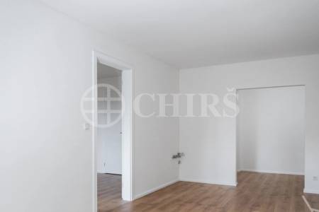 Prodej ubytovací jednotky 3x 2+kk, OV, předzahrádky, 132,7 m2, ul. Čenětická 2413/1a, Praha 4 - Chodov