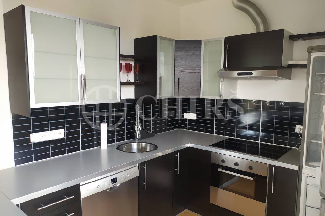 Pronájem bytu 3+kk s lodžií, balkonem, garážovým stáním a sklepem, OV, 96m2, ul. Nad Dalejským údolím 2688/1, Praha 5 - Stodůlky