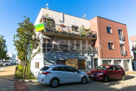 Prodej bytu 4+kk se dvěma balkony, OV, 83m2, ul. U Svahu 1026, Praha 5 - Slivenec