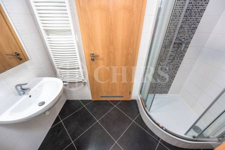 Pronájem bytu 1+kk, 38 m² + lodžie 9 m², garážové stání a sklep, ul. Mišovická 492/1a, Praha 5 – Zličín