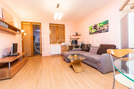 Prodej bytu 2+kk/B, OV, 47m2, ul. U Kamýku 284/11, Praha 4 - Kamýk