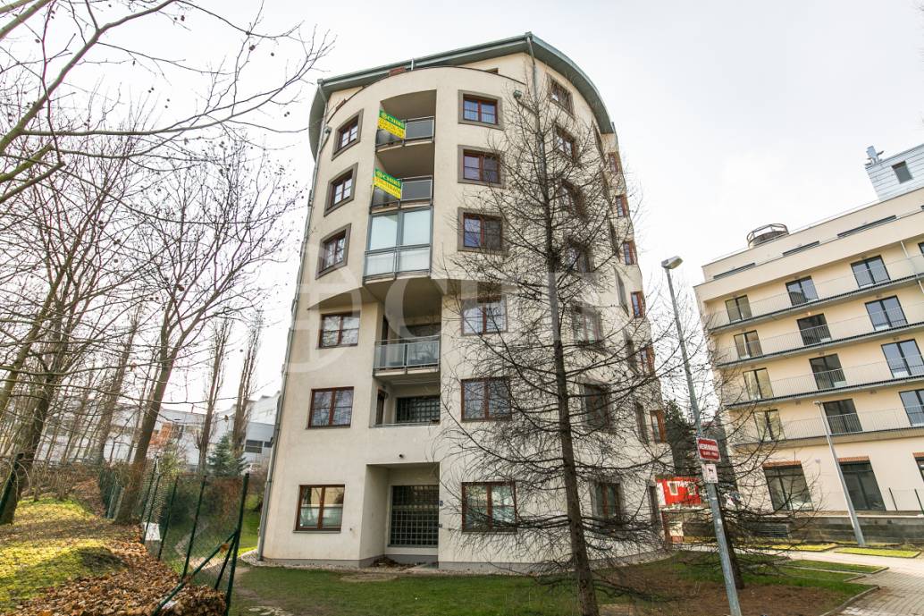 Pronájem bytu 2+kk s lodžií a garážovým stáním, OV, 64m2, ul. Heinemannova 2698/11, Praha 6 - Dejvice