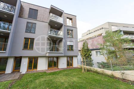 Pronájem bytu 4+kk s terasou, OV, 90m2, ul. Podbělohorská 3349/10, Praha 5 - Smíchov