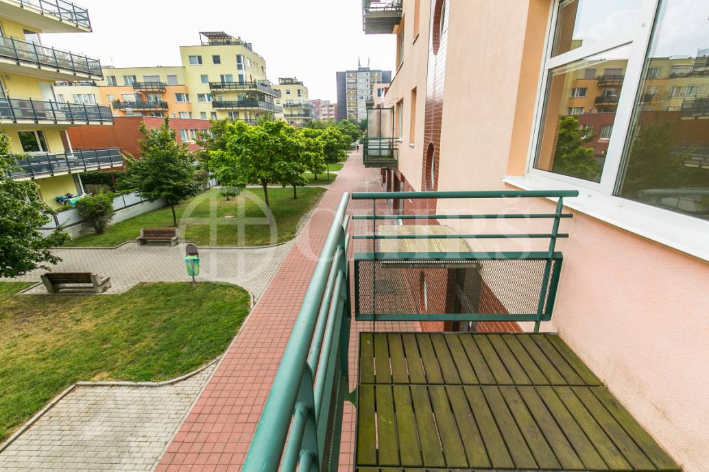 Pronájem bytu 1+kk,OV, 36m2, ul. Voskovcova 1130/32, P-5 Barrandov
