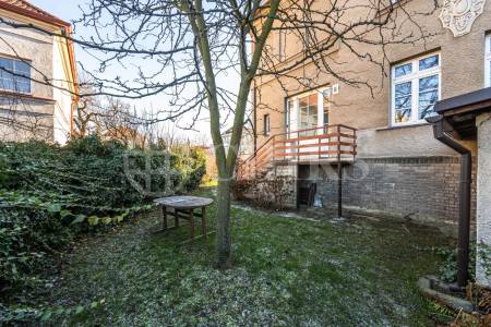 Pronájem RD 5+1 se zahradou, OV, ul. Na Ořechovce 201/20, Praha 6 - Střešovice