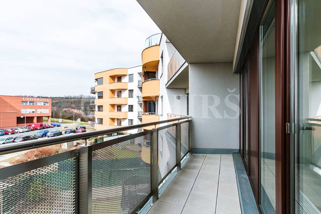 Pronájem bytu 3+kk, OV, 109m2, ul. V Zářezu 902/4, Praha 5 - Jinonice