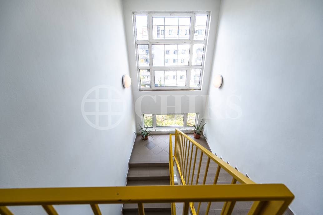 Prodej bytu 3+1 s  terasou, OV, 75 m², ul. Voskovcova 1075/61,  Praha 5 – Barrandov