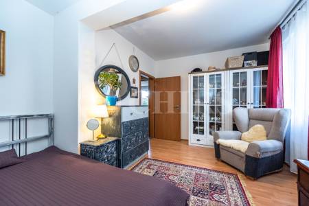 Prodej bytu 3+kk s terasou, zahradou 315m2 a dvěma parkovacími stáními , OV, 60 m2, ul. Příhodova, Chýně