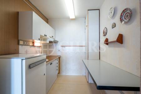 Prodej bytu 2+kk se sklepem, DV, 43 m2, ul. Bellušova 1818/35, Praha 13 - Stodůlky