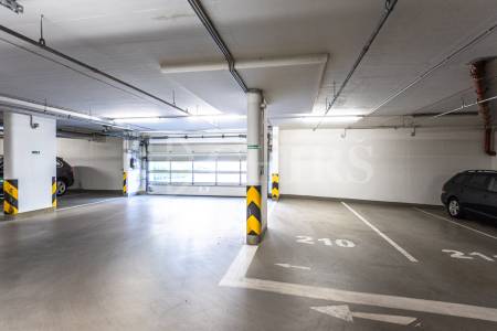Pronájem bytu 1+kk, 38 m² + lodžie 9 m², garážové stání a sklep, ul. Mišovická 492/1a, Praha 5 – Zličín