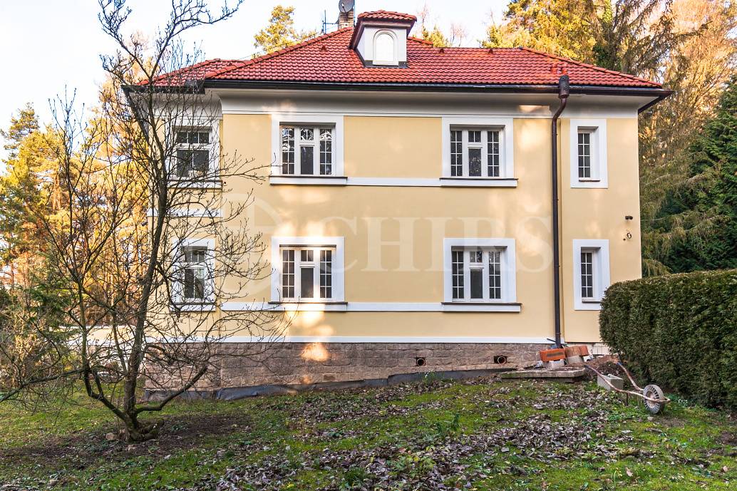 Prodej vily 8+1, OV, 696m2, ul. Pražská 78, Jevany, Praha - východ