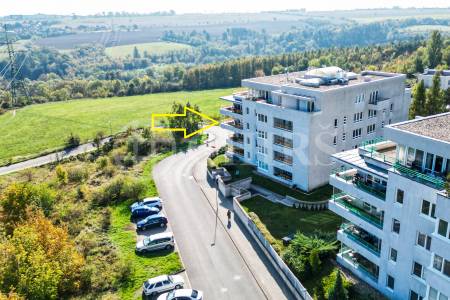 Prodej bytu 4+1 s balkonem, lodžií, sklepem a garážovými stáními, OV, 172m2, ul. Klausova 1361/13a, Praha 5 - Stodůlky