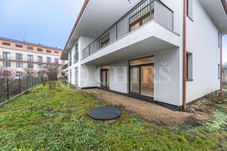 Prodej bytu 5+kk+pracovna s balkonem a zahradou, OV, 146m2, ul. Masarykova 1586/230, Rudná u Prahy