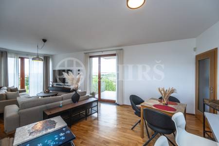 Pronájem bytu 3+kk s lodžií, balkonem, garážovým stáním a sklepem, OV, 96m2, ul. Nad Dalejským údolím 2688/1, Praha 5 - Stodůlky