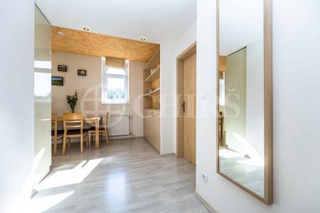 Prodej bytu 2+1, OV, 74m2, ul. Nábřeží Jana Palacha 1026/22, Karlovy Vary