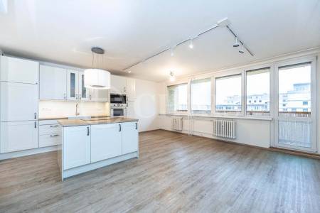 Pronájem bytu 3+kk s lodžií a sklepem, OV, 83m2, ul. Petržílkova 2486/46, Praha 5 - Stodůlky