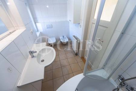 Pronájem RD 5+1 se zahradou, OV, ul. Na Ořechovce 201/20, Praha 6 - Střešovice