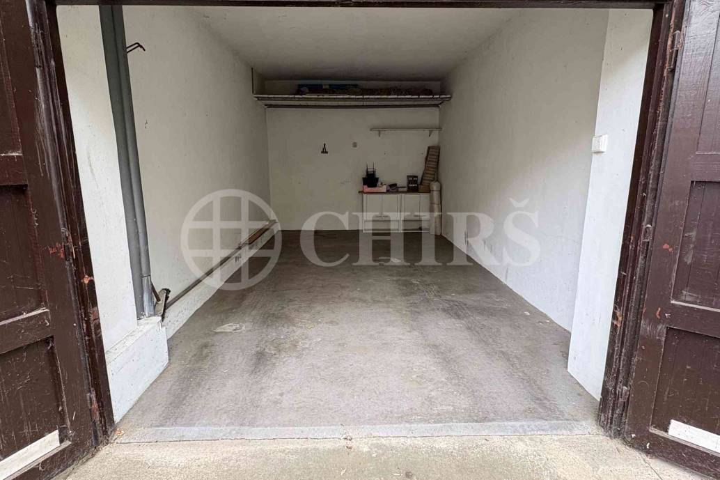 Pronájem garáže, DV, 16,2 m2, ul. U Klimentky 2703/1, Praha 5 - Smíchov Pronájem garáže, DV, 16,2 m2, ul. U Klimentky 2703/1, Praha 5 - Smíchov