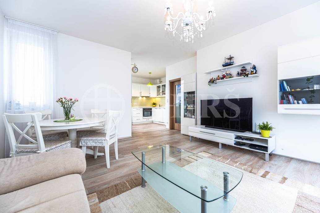 Prodej bytu 2+kk se dvěma balkony a garážovým stáním, OV, 74m2, Svitákova 2790/3, Praha 5 - Stodůlky