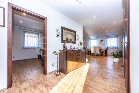 Prodej rodinného domu 4+kk, OV, 122 m², ul. Školní, Cvrčovice