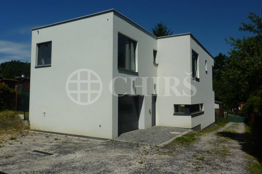Prodej RD 5+kk/T/G, OV,  470m2, ul. Euklidova, P-10 Petrovice