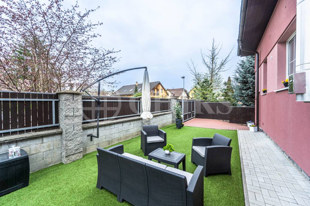 Prodej vícegeneračního rodinného domu s garáží, OV, U Cikánky 370/20, Stodůlky-Praha 5