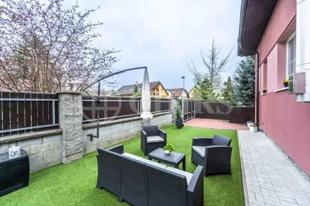 Prodej vícegeneračního rodinného domu s garáží, OV, U Cikánky 370/20, Stodůlky-Praha 5