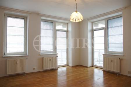 Prodej netradičního bytu 3+1 se dvěma balkony, 125 m2, ul. Křenova 438/3, Praha 6 - Petřiny