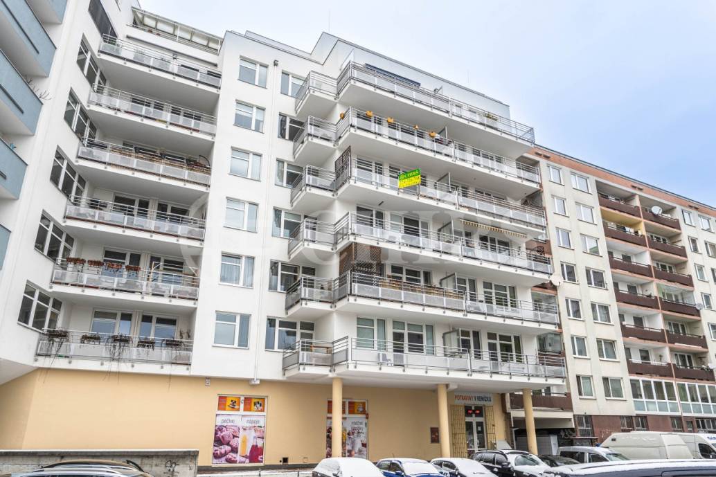 Prodej bytu 2+kk s balkonem, OV, 68m2, ul. Trnkovo náměstí 1112/1, Praha 5 - Hlubočepy