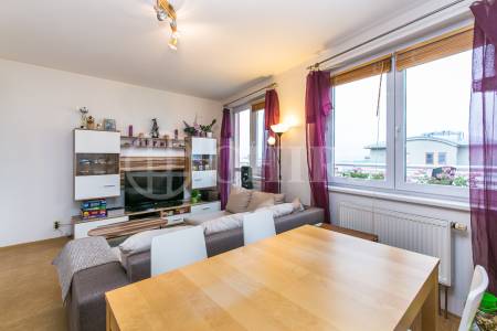Pronájem bytu 2+kk s balkonem, OV, 47m2, ul. Kodymova 2539/8, Praha 5 - Stodůlky