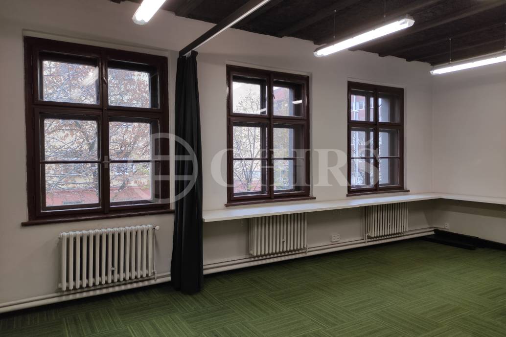 Pronájem kanceláře o velikosti 35 m2  v ul. Dělnická 1272/53, Praha 7.