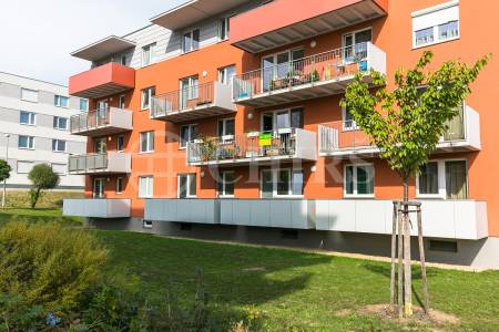 Prodej bytu 3+kk s balkonem a garážovým stáním, OV, 78m2, ul. Loosova 1020/7, Praha 4 - Háje