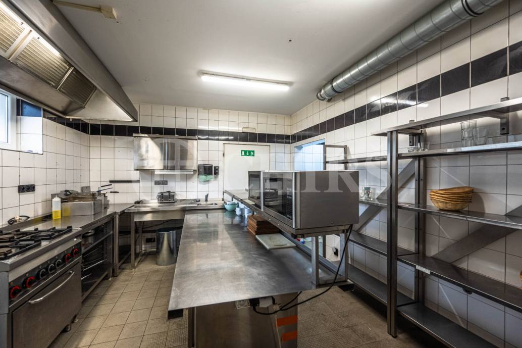 Pronájem restaurace, OV, 140m2, ul. Husovo nám., Hostivice