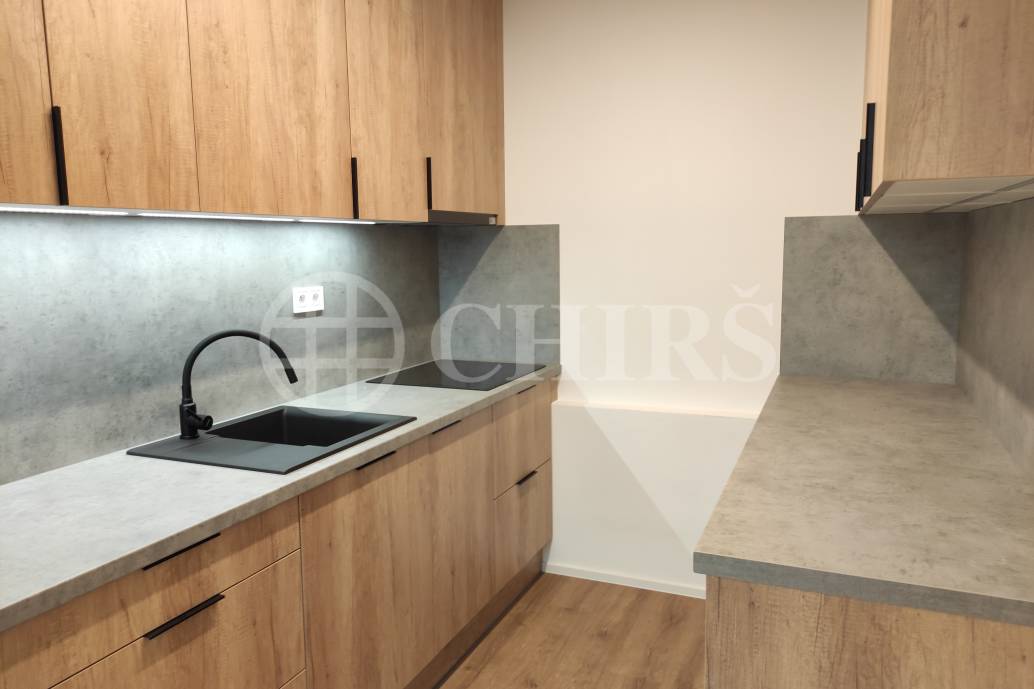 Pronájem bytu 2+kk, OV, 44 m2, ul. Kosmická 755/37, Praha 4 Háje. Pronájem bytu 2+kk, OV, 44 m2, ul. Kosmická 755/37, Praha 4 Háje.