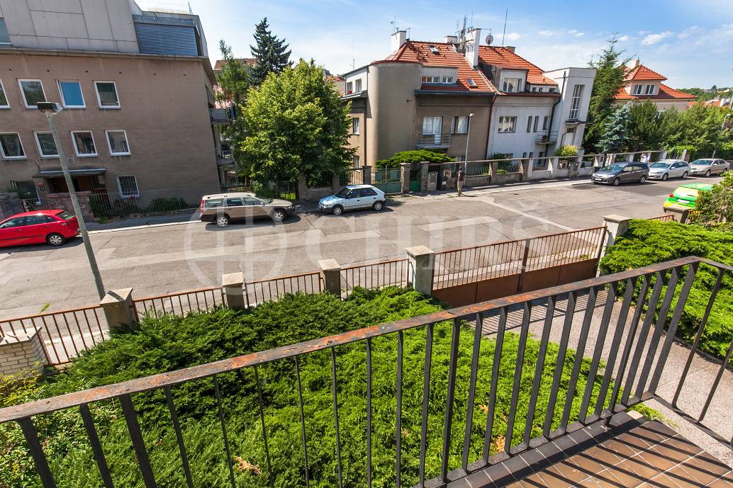 Prodej bytu 3+1/B,G, DV, 71m2, ul. Fráni Šrámka 2633/30, Praha 5 Smíchov