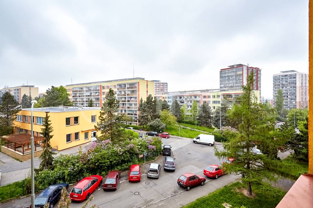 Prodej bytu 3+1 s lodžií, OV, 69m2, ul. Bruslařská 959/6, Praha 10 - Hostivař